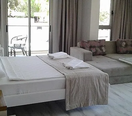Hotel Karya 4*