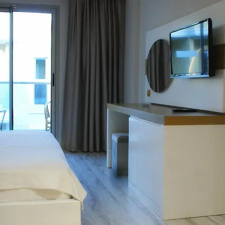 Karya Hotel 4*